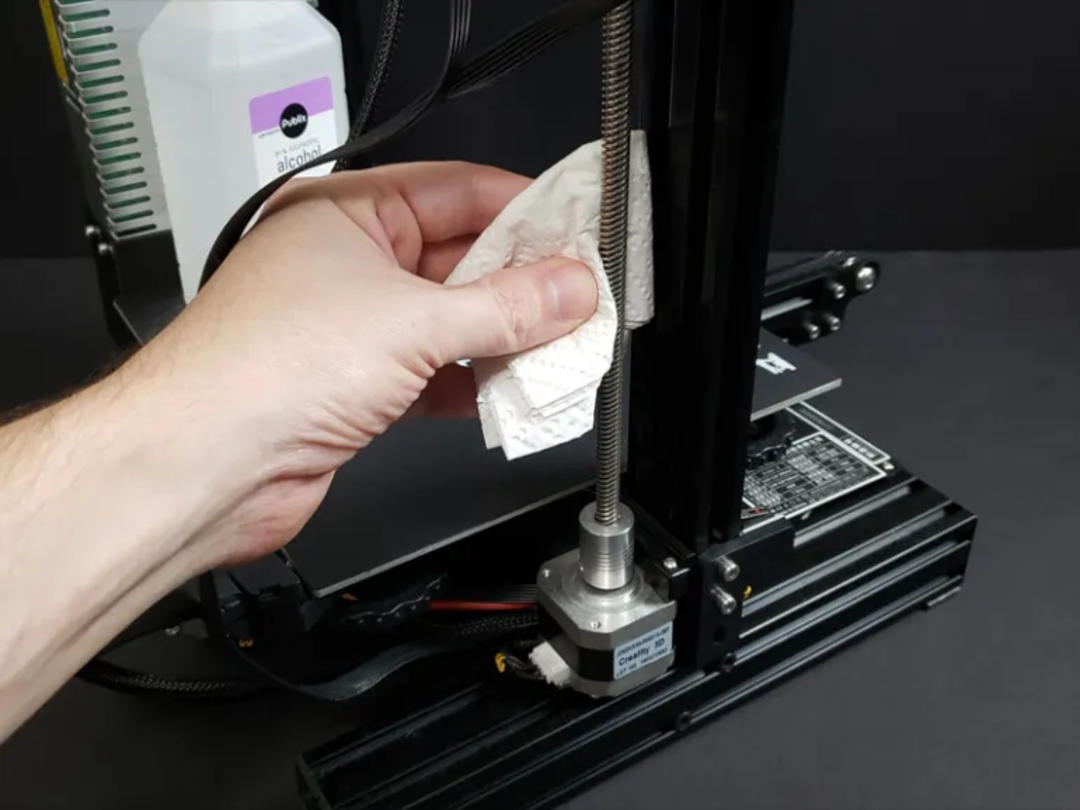 Dôležitosť pravidelného servisu 3D Tlačiarní a použitie kvalitných mazív